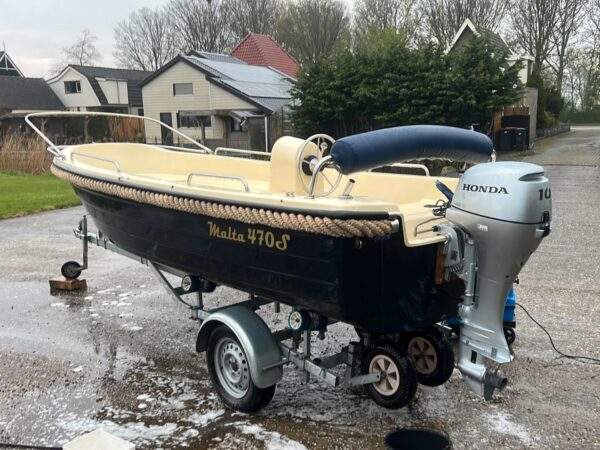 Malta 470s Consoleboot Malta 470s Consoleboot